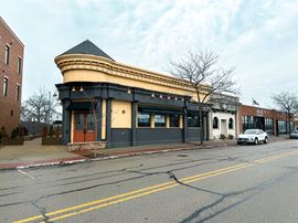 Downtown Highwood Restaurant