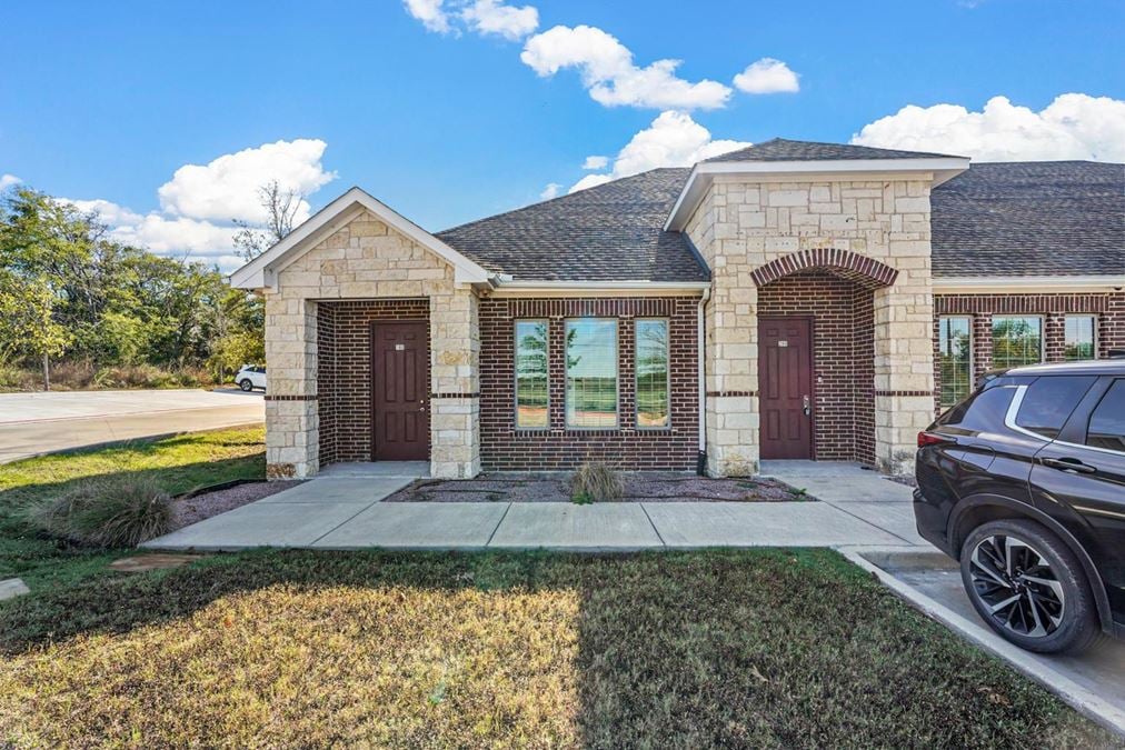 ±2,250 SF Office for Lease in Rowlett, TX