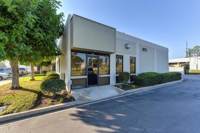 Oak Business Center