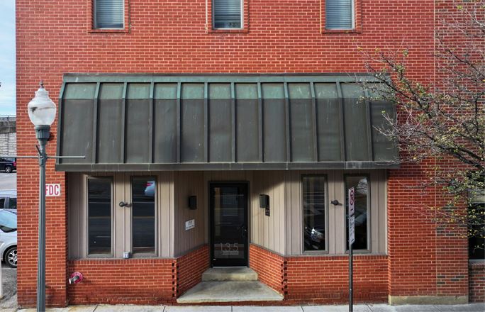 135 W Salem