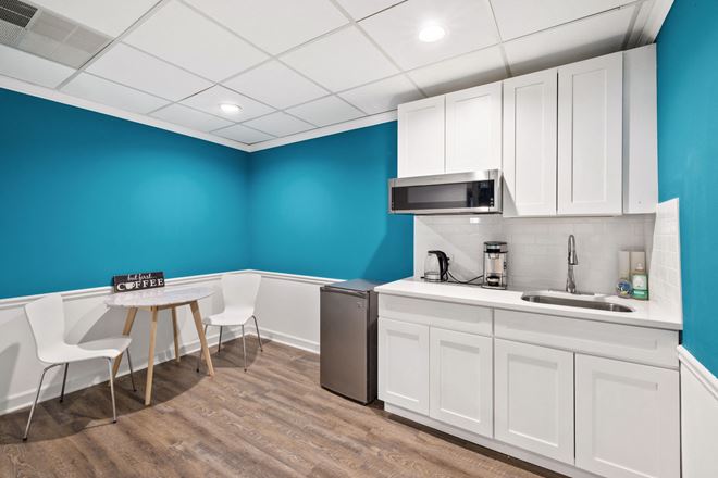 Modern Second-Floor Office Suite in Roswell