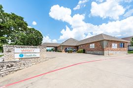 501 W Harwood Rd 