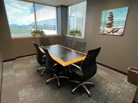 Stark Office Suites - Franklin Avenue Plaza