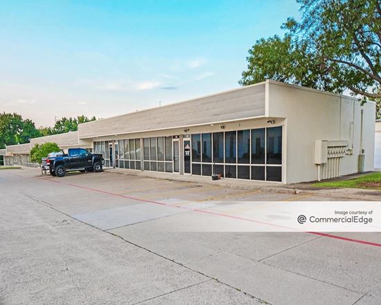 La Prada Business Park - 15330 Lyndon B. Johnson Fwy, Mesquite, TX | office  Building