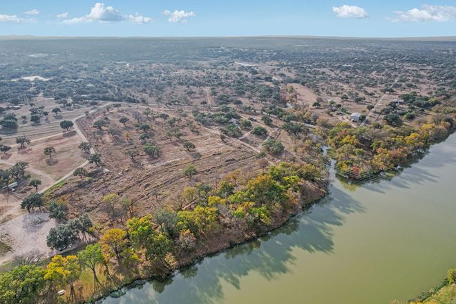 690 Old River Crossing Johnson City Property
