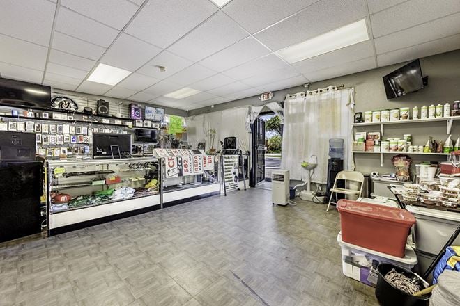 22122 Norwalk Blvd