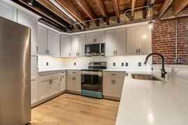 453 E Main St