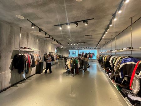 2120     Space Photo Gallery 5