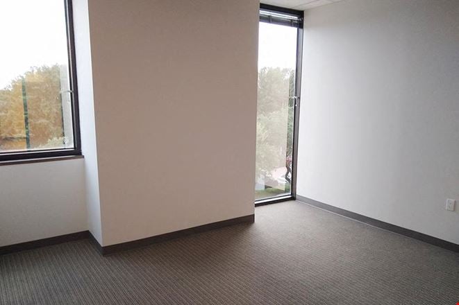 Workstyle Flexible Spaces - 7676 Hillmont