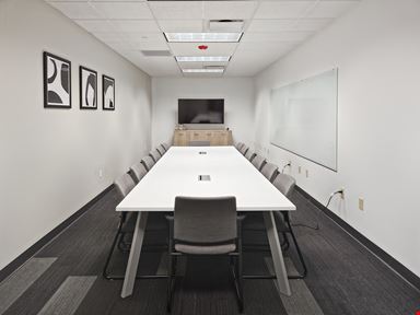 Regus - Appleton - W College Ave