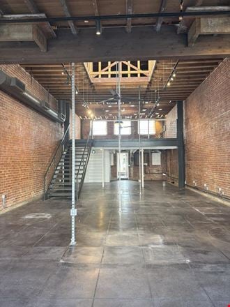 2736 Main St