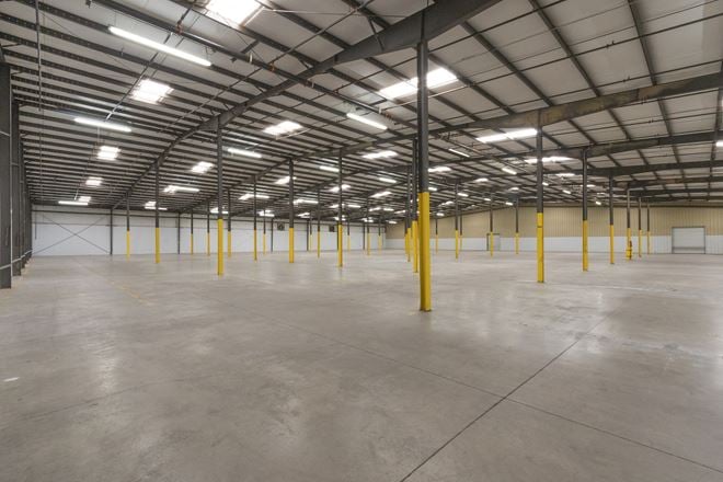 70,000 SF WAREHOUSE SPACE