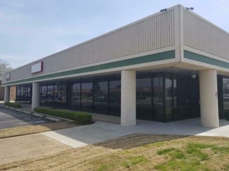 Photo of commercial space at 9410 E 51st St in Tulsa