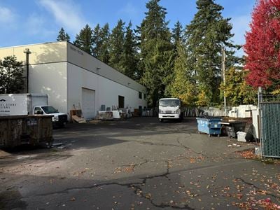 Columbia Stone - Industrial Building with Fenced Yard