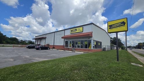 4117 N Davis - Warehouse / Showroom