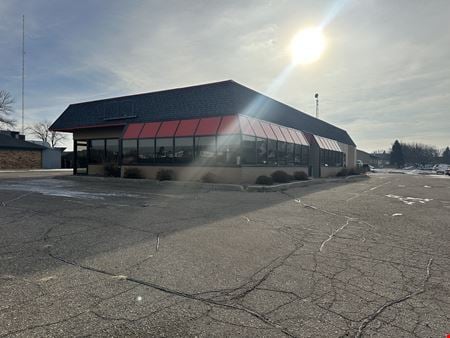 Retail space for Rent at 1402 E College Dr in Marshall