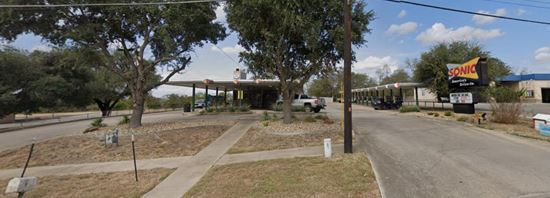 706 S US Hwy 77