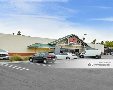 Photo of commercial space at 424 Fair Oaks Avenue in South Pasadena