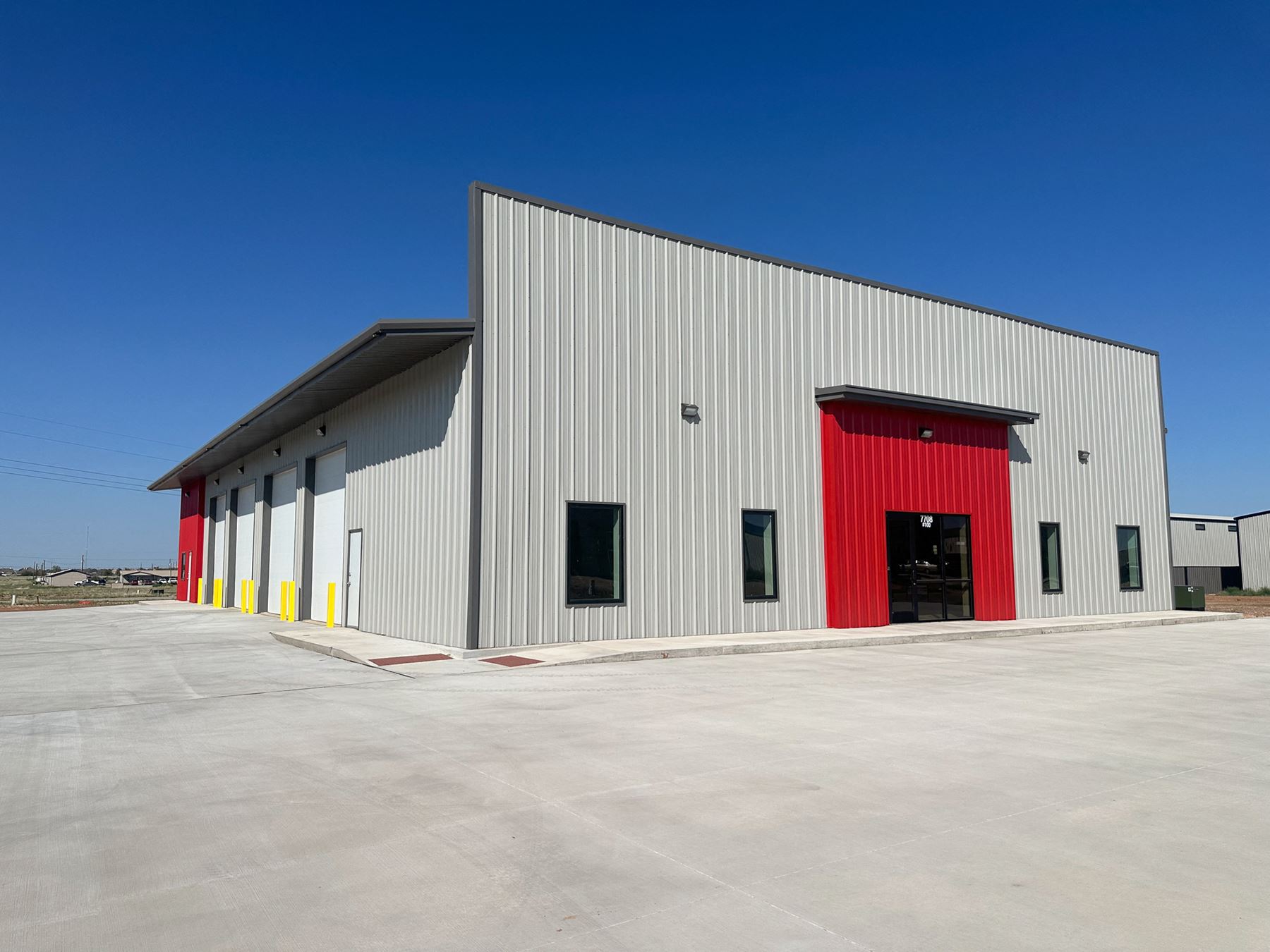 Office/Warehouse in West Business Park (Tract X)