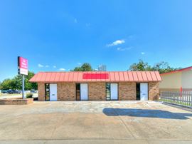 6700 S Western Ave
