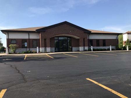 Free Standing Retail Building for Sublease - McHenry