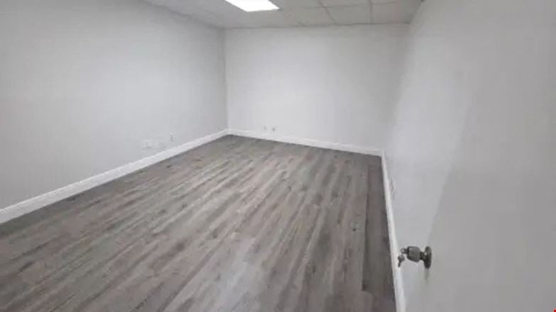 962 SF Suite 207 Professional and Medical Office Space