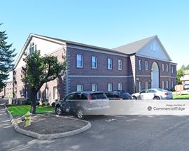 917, 919 & 921 Lakeridge Way SW