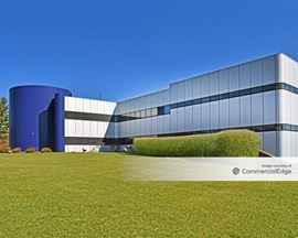 100 Commerce Dr