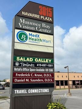 Navarre Plaza