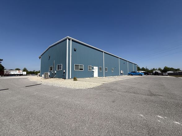 9,600 SF Industrial Warehouse with Loading Dock & Office - Near Hwy 98 in Springfield (Panama City), Florida