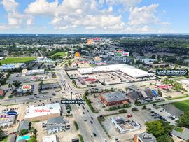 Lake Sherwood Shopping Center: Retail Space at Highly-Visible Intersection