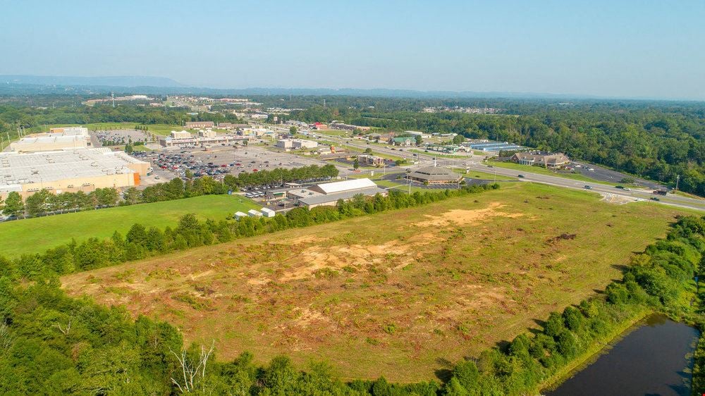 9.84 Acres on Battlefield Parkway