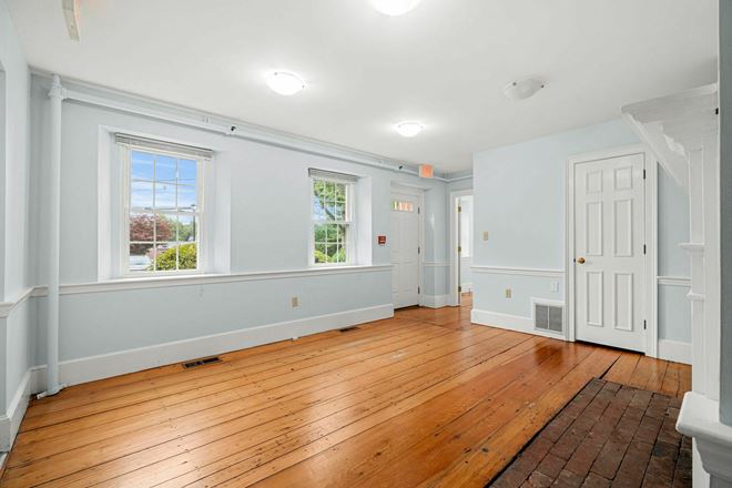 PENDING | 160 SYLVAN STREET  Danvers, MA