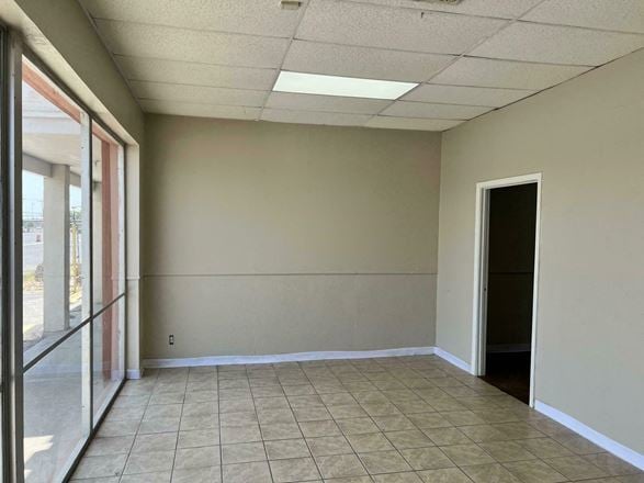 Dyer frontage retail FOR LEASE
