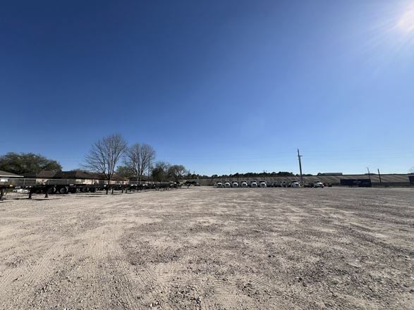 3033 I-10 East Frontage Rd, Baytown, TX 77521, Harris County