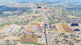 2100 W Expressway 83
