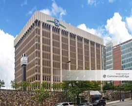 Fifth Third Center - 111 Lyon Street