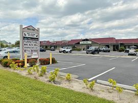 Pelican Plaza