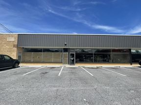 Retail or Industrial Showroom For Lease