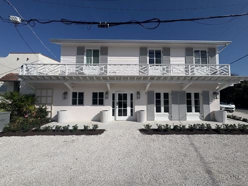 310 E Railroad Ave