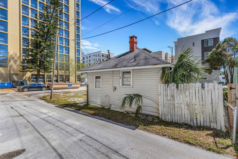 7 South Rhoda Court