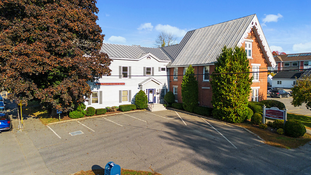 44 Elm St, Waterville, ME 04901