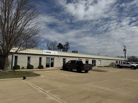 Industrial space for Rent at 4374 State St in Bettendorf