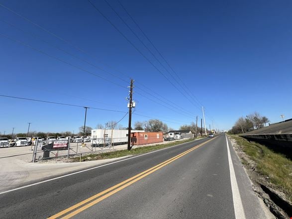 3033 I-10 East Frontage Rd, Baytown, TX 77521, Harris County