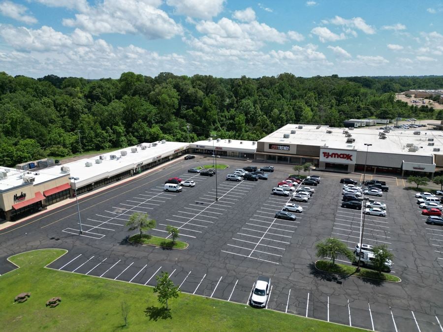 TJ Maxx Anchored Shopping Center in Vicksburg | Pemberton Plaza