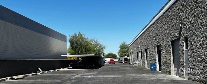 Auto Zoned Space or Showroom for Lease in Scottdale