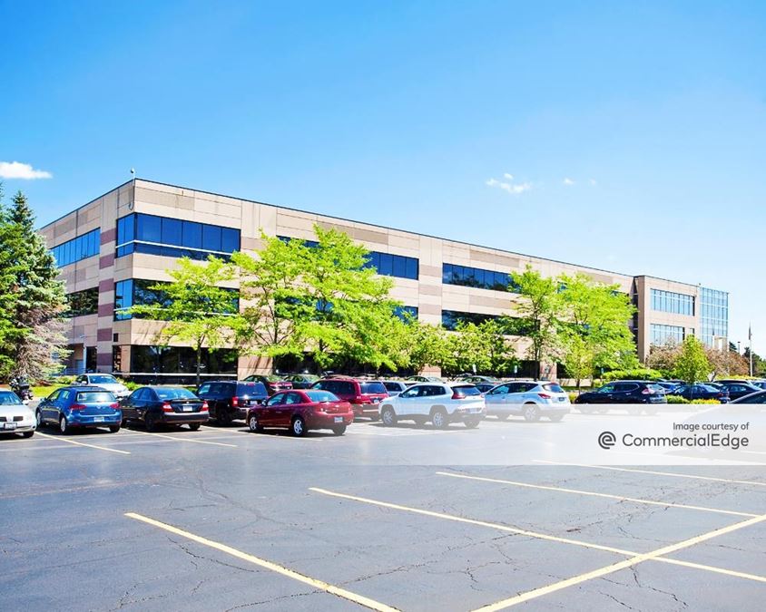 544 Lakeview Pkwy, Vernon Hills, IL | Office Building