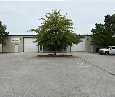 208 Commercial Ave