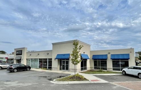 Old Orchard Trade Area | 2,942 SF Retail Space