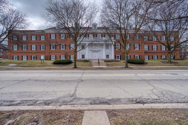 IL, Park Ridge - Park Ridge Plaza